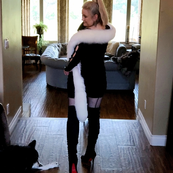 White Fox Fur Boa Wrap with Tails - Picture 14 of 17